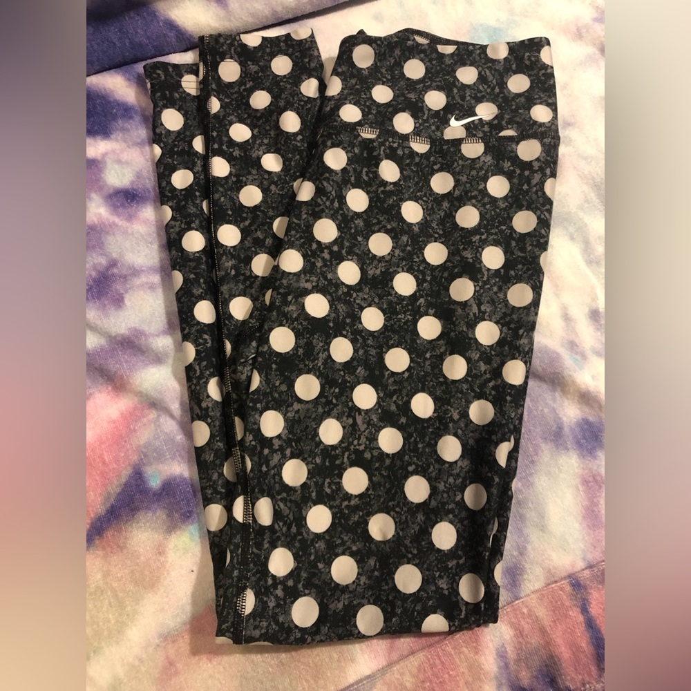 U) Nike Leggings